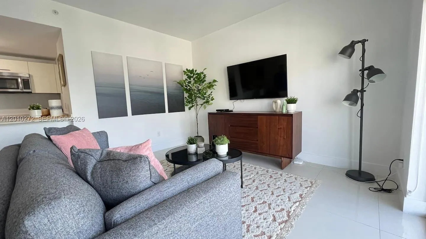 1300 Brickell Bay Dr 3400, Miami, Florida 33131, Miami, Florida 33131, 2 Bedrooms Bedrooms, ,1 BathroomBathrooms,Residential Lease,For Rent,1300 Brickell Bay Dr 3400, Miami, Florida 33131,A12010272