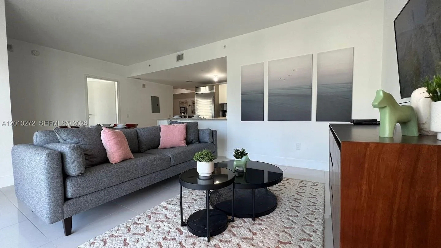 1300 Brickell Bay Dr 3400, Miami, Florida 33131, Miami, Florida 33131, 2 Bedrooms Bedrooms, ,1 BathroomBathrooms,Residential Lease,For Rent,1300 Brickell Bay Dr 3400, Miami, Florida 33131,A12010272