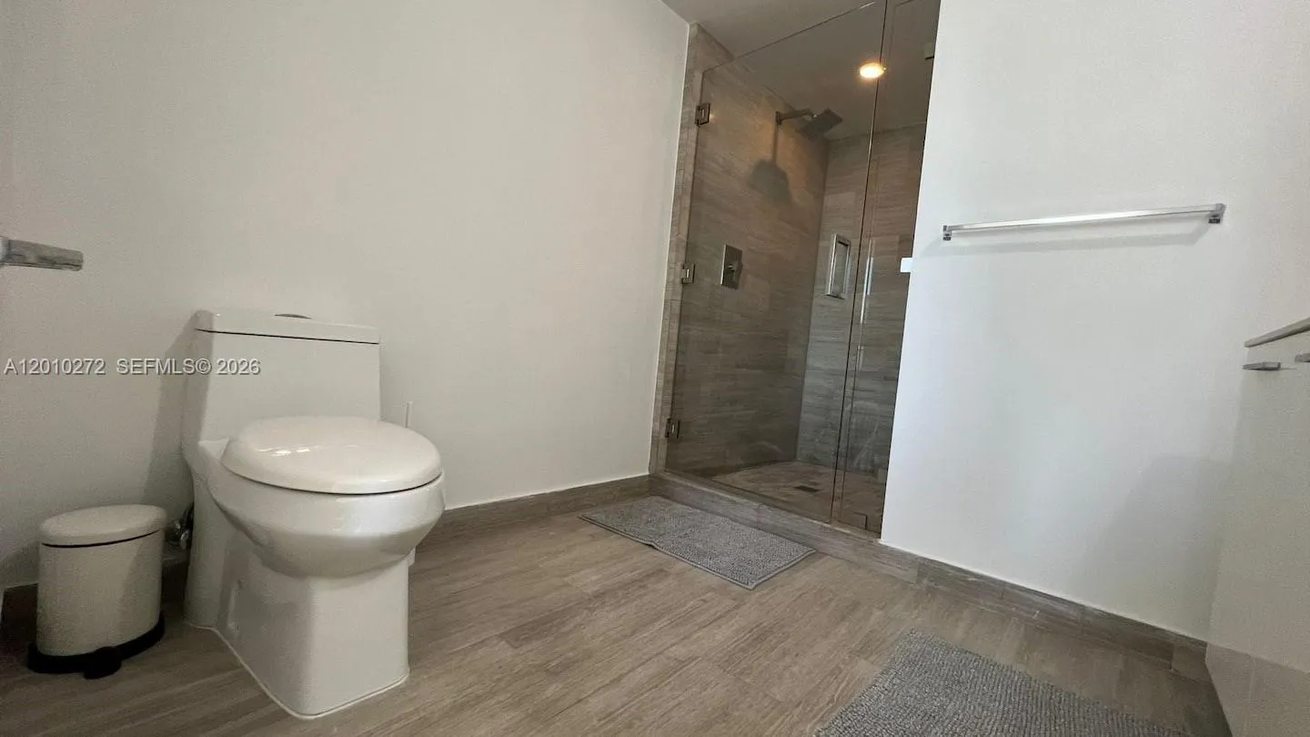 1300 Brickell Bay Dr 3400, Miami, Florida 33131, Miami, Florida 33131, 2 Bedrooms Bedrooms, ,1 BathroomBathrooms,Residential Lease,For Rent,1300 Brickell Bay Dr 3400, Miami, Florida 33131,A12010272