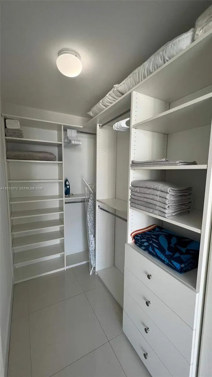 1300 Brickell Bay Dr 3400, Miami, Florida 33131, Miami, Florida 33131, 2 Bedrooms Bedrooms, ,1 BathroomBathrooms,Residential Lease,For Rent,1300 Brickell Bay Dr 3400, Miami, Florida 33131,A12010272