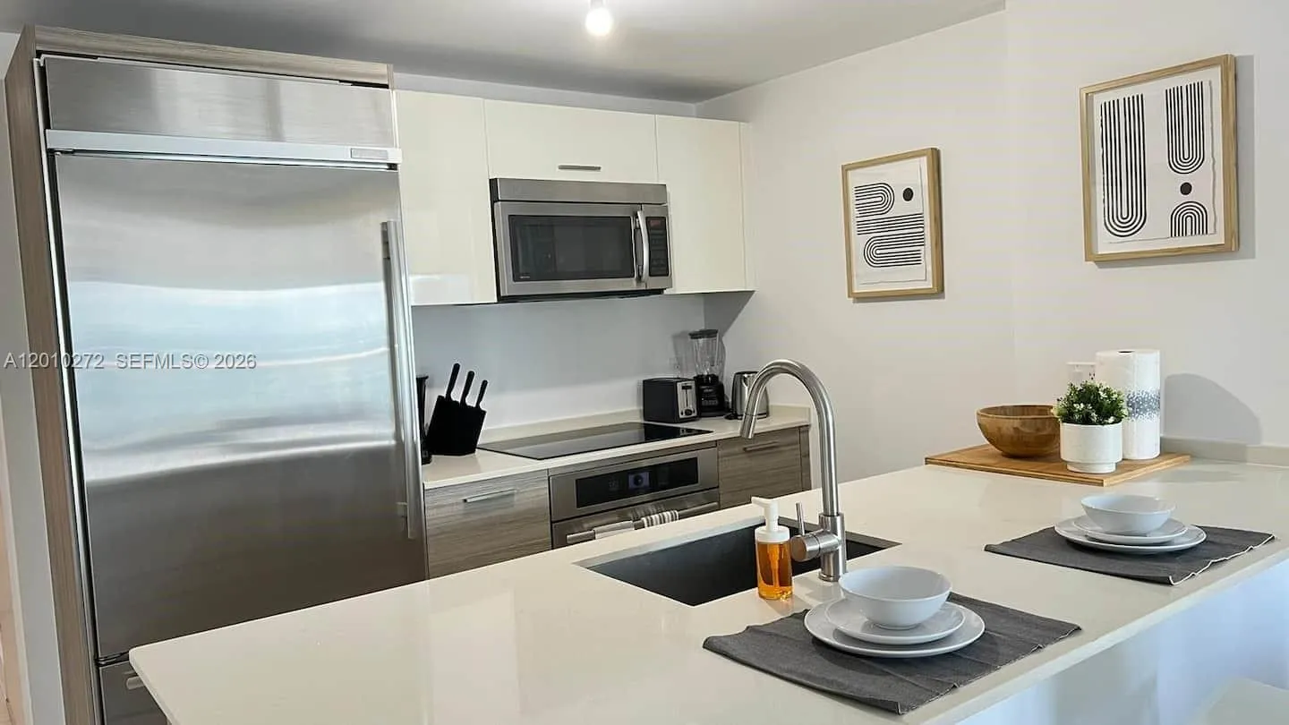 1300 Brickell Bay Dr 3400, Miami, Florida 33131, Miami, Florida 33131, 2 Bedrooms Bedrooms, ,1 BathroomBathrooms,Residential Lease,For Rent,1300 Brickell Bay Dr 3400, Miami, Florida 33131,A12010272