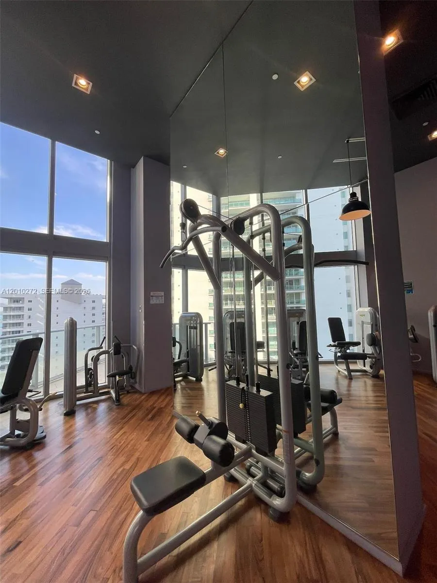 1300 Brickell Bay Dr 3400, Miami, Florida 33131, Miami, Florida 33131, 2 Bedrooms Bedrooms, ,1 BathroomBathrooms,Residential Lease,For Rent,1300 Brickell Bay Dr 3400, Miami, Florida 33131,A12010272