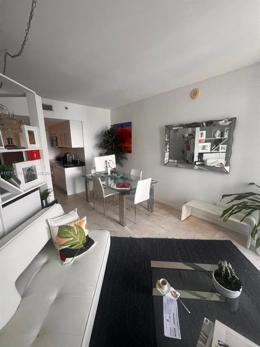 475 Brickell Ave 4508, Miami, Florida 33131, Miami, Florida 33131, ,1 BathroomBathrooms,Residential Lease,For Rent,475 Brickell Ave 4508, Miami, Florida 33131,A12010274