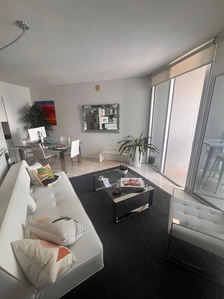 475 Brickell Ave 4508, Miami, Florida 33131, Miami, Florida 33131, ,1 BathroomBathrooms,Residential Lease,For Rent,475 Brickell Ave 4508, Miami, Florida 33131,A12010274