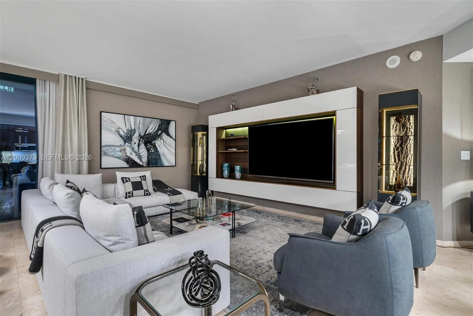 88 Sw 7th St 3801, Miami, Florida 33130, Miami, Florida 33130, 4 Bedrooms Bedrooms, ,4 BathroomsBathrooms,Residential,For Sale,88 Sw 7th St 3801, Miami, Florida 33130,A12009379