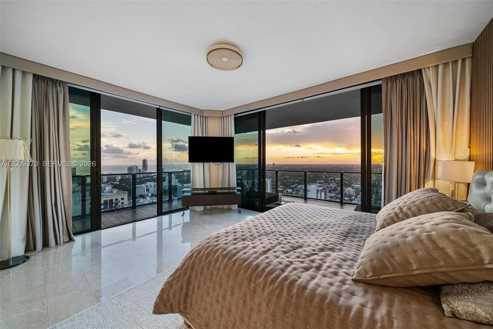 88 Sw 7th St 3801, Miami, Florida 33130, Miami, Florida 33130, 4 Bedrooms Bedrooms, ,4 BathroomsBathrooms,Residential,For Sale,88 Sw 7th St 3801, Miami, Florida 33130,A12009379