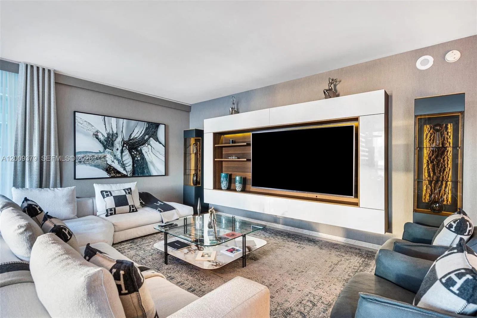 88 Sw 7th St 3801, Miami, Florida 33130, Miami, Florida 33130, 4 Bedrooms Bedrooms, ,4 BathroomsBathrooms,Residential,For Sale,88 Sw 7th St 3801, Miami, Florida 33130,A12009379