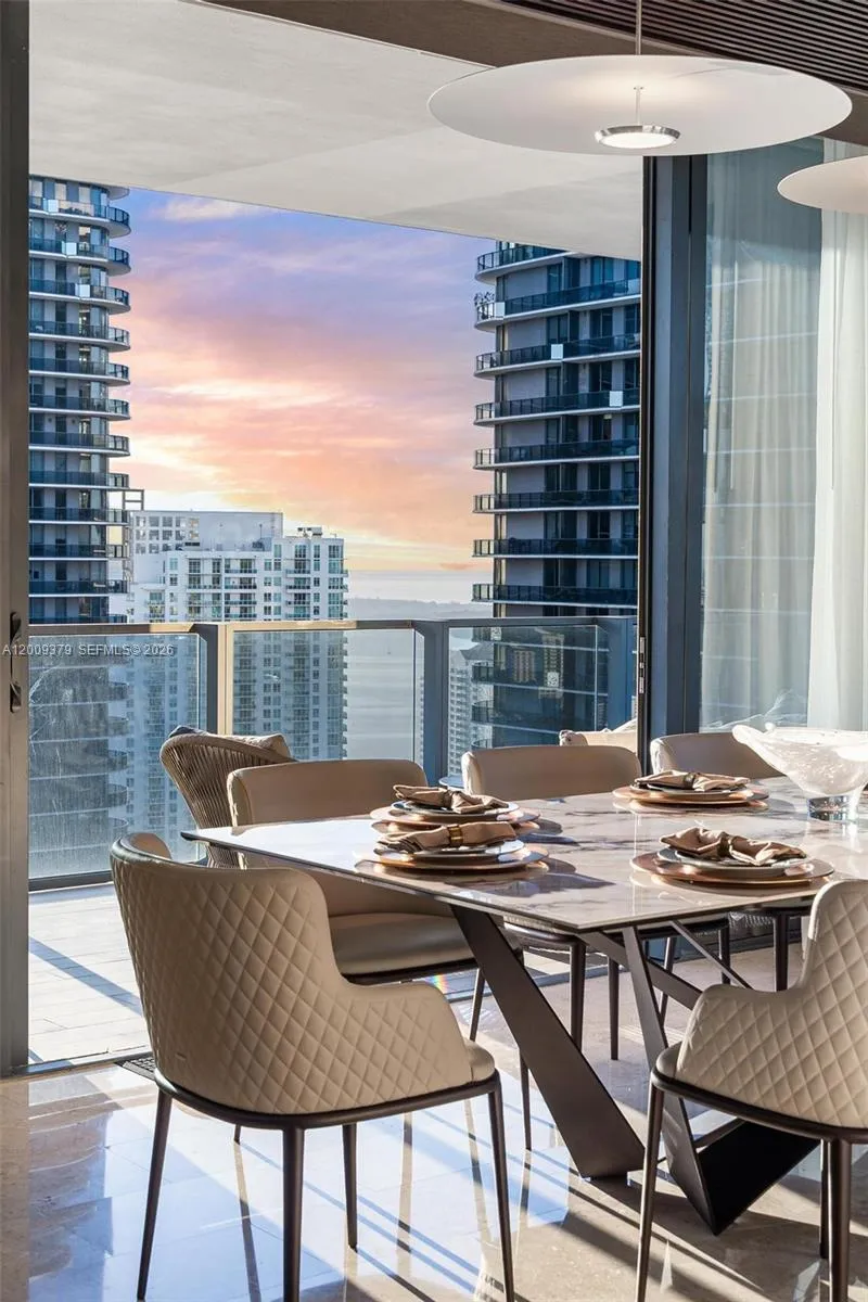 88 Sw 7th St 3801, Miami, Florida 33130, Miami, Florida 33130, 4 Bedrooms Bedrooms, ,4 BathroomsBathrooms,Residential,For Sale,88 Sw 7th St 3801, Miami, Florida 33130,A12009379