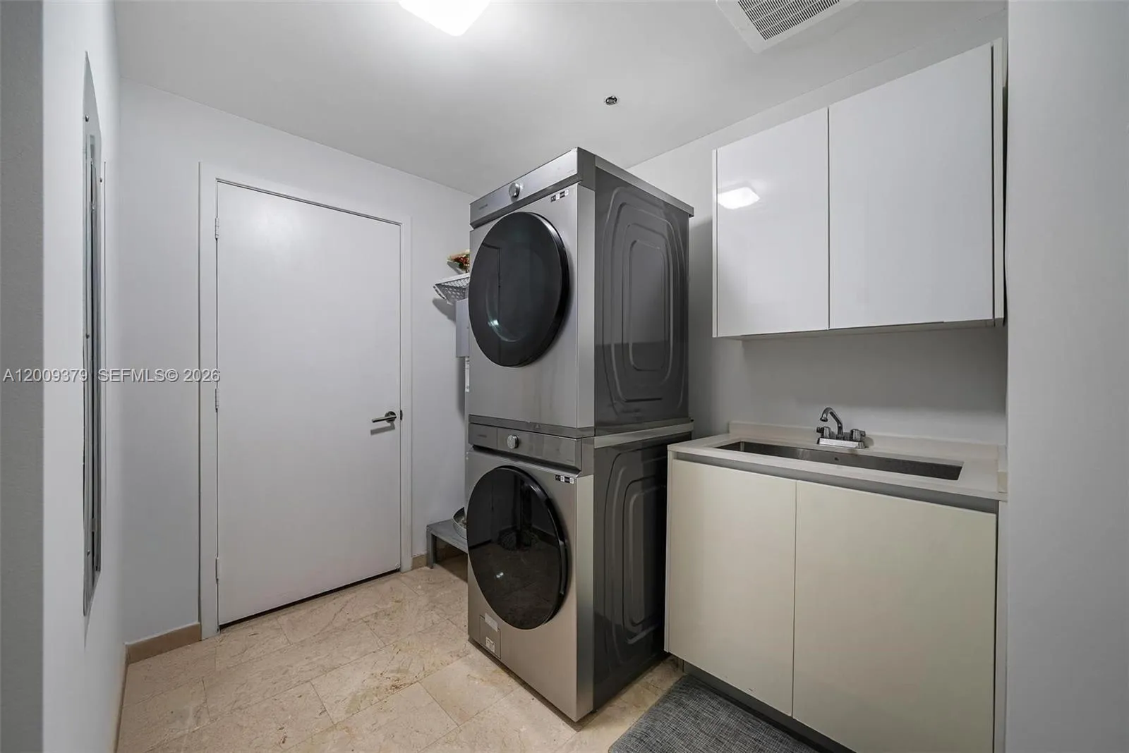 88 Sw 7th St 3801, Miami, Florida 33130, Miami, Florida 33130, 4 Bedrooms Bedrooms, ,4 BathroomsBathrooms,Residential,For Sale,88 Sw 7th St 3801, Miami, Florida 33130,A12009379