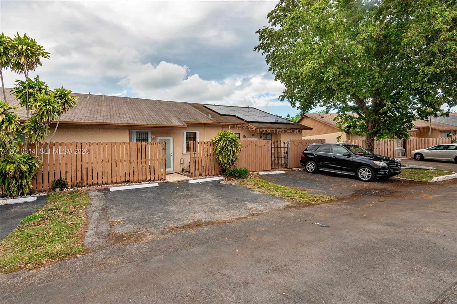 6745 Nw 192nd Ln, Hialeah, Florida 33015, Hialeah, Florida 33015, 2 Bedrooms Bedrooms, ,2 BathroomsBathrooms,Residential,For Sale,6745 Nw 192nd Ln, Hialeah, Florida 33015,A12010314
