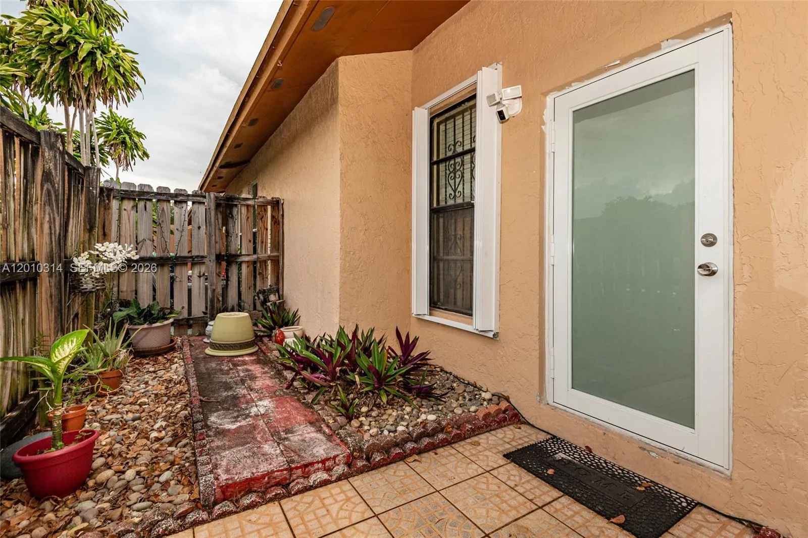 6745 Nw 192nd Ln, Hialeah, Florida 33015, Hialeah, Florida 33015, 2 Bedrooms Bedrooms, ,2 BathroomsBathrooms,Residential,For Sale,6745 Nw 192nd Ln, Hialeah, Florida 33015,A12010314