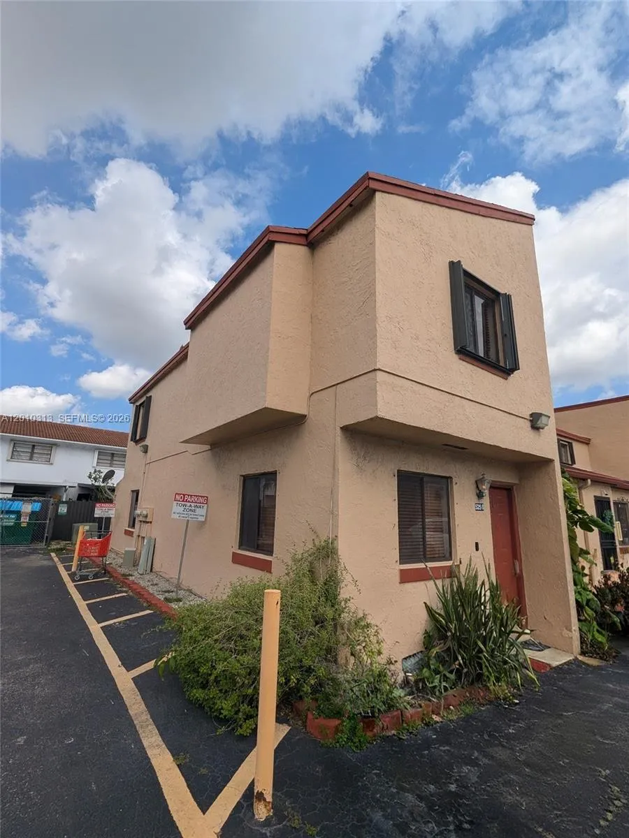 5256 W 24th Ave 5-3, Hialeah, Florida 33016, Hialeah, Florida 33016, 3 Bedrooms Bedrooms, ,1 BathroomBathrooms,Residential,For Sale,5256 W 24th Ave 5-3, Hialeah, Florida 33016,A12010313