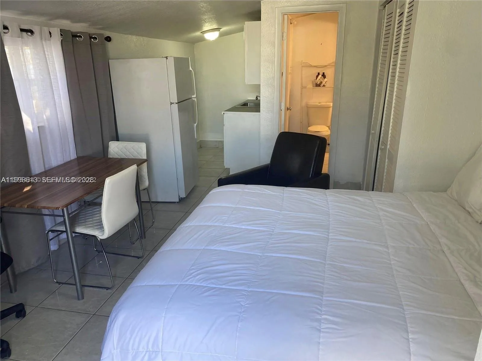 7121 Taft St A, Hollywood, Florida 33024, Hollywood, Florida 33024, ,1 BathroomBathrooms,Residential Lease,For Rent,7121 Taft St A, Hollywood, Florida 33024,A11998613