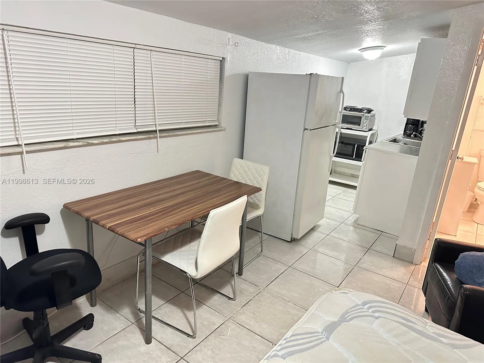 7121 Taft St A, Hollywood, Florida 33024, Hollywood, Florida 33024, ,1 BathroomBathrooms,Residential Lease,For Rent,7121 Taft St A, Hollywood, Florida 33024,A11998613