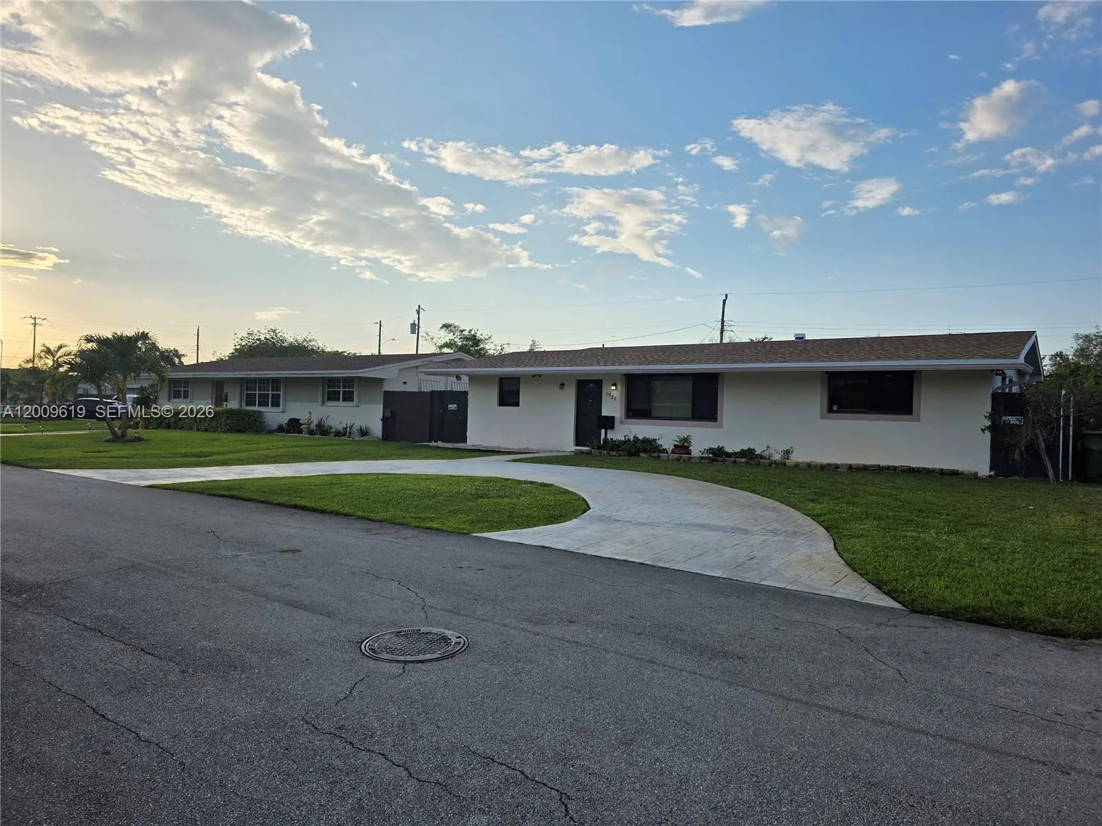 7921 Nw 12th St, Pembroke Pines, Florida 33024, Pembroke Pines, Florida 33024, 2 Bedrooms Bedrooms, ,1 BathroomBathrooms,Residential Lease,For Rent,7921 Nw 12th St, Pembroke Pines, Florida 33024,A12009619