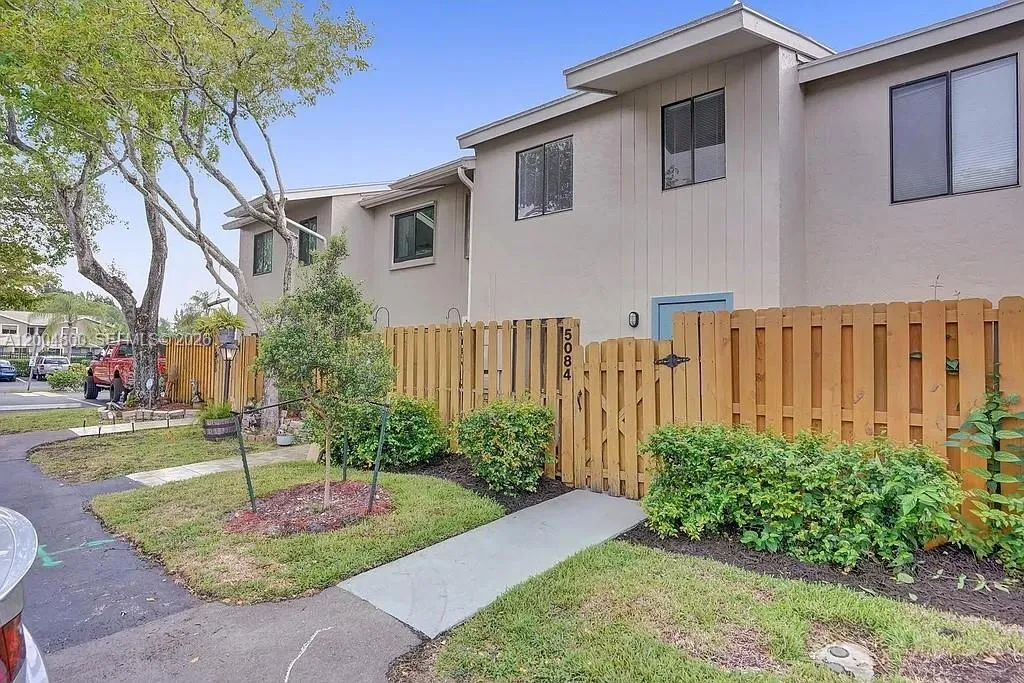 5084 S University Dr, Davie, Florida 33328, Davie, Florida 33328, 2 Bedrooms Bedrooms, ,2 BathroomsBathrooms,Residential,For Sale,5084 S University Dr, Davie, Florida 33328,A12004800 5084 S University Dr, Davie, Florida 33328, Davie, Florida 33328, 2 Bedrooms Bedrooms, ,2 BathroomsBathrooms,Residential,For Sale,5084 S University Dr, Davie, Florida 33328,A12004800