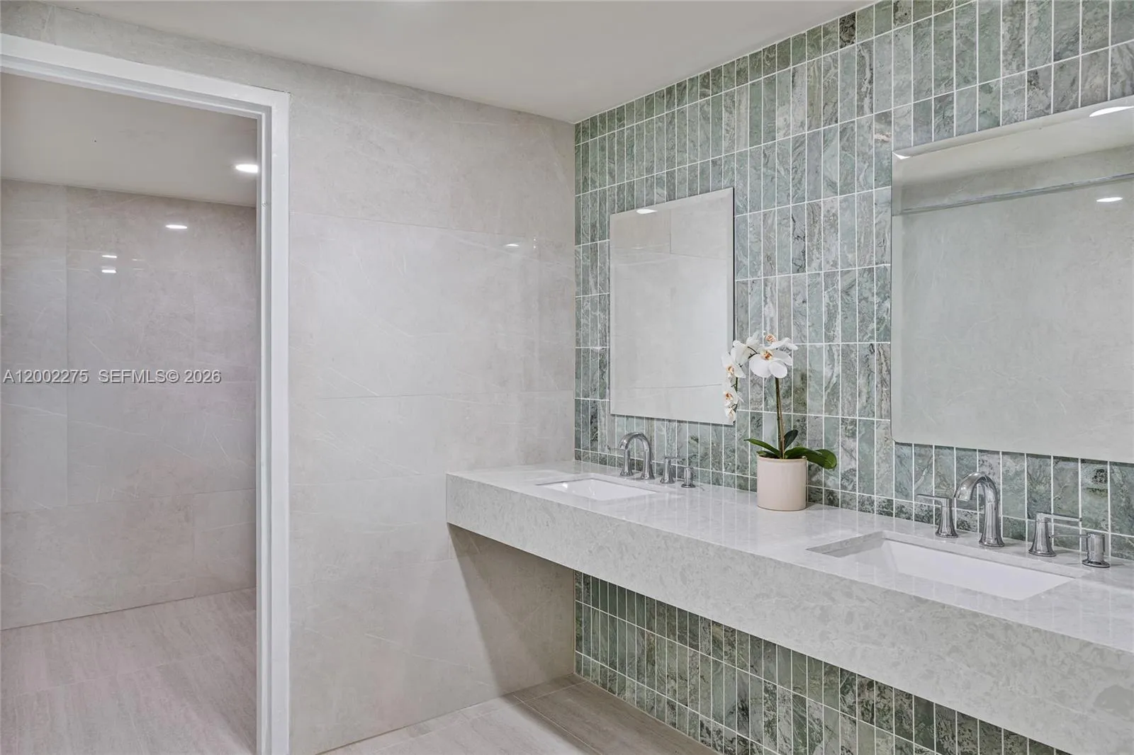 218 Se 14th St 2105, Miami, Florida 33131, Miami, Florida 33131, 2 Bedrooms Bedrooms, ,2 BathroomsBathrooms,Residential,For Sale,218 Se 14th St 2105, Miami, Florida 33131,A12002275