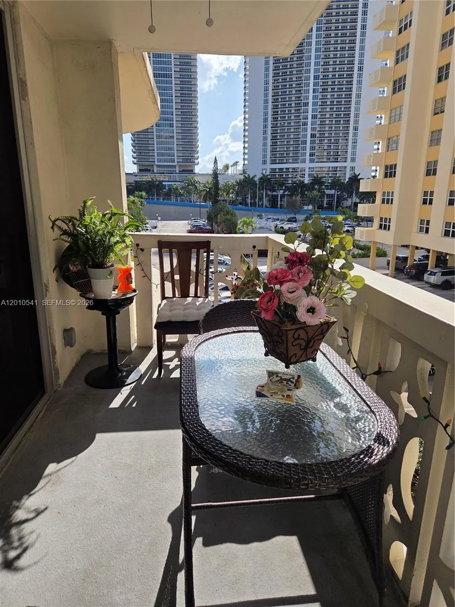 1817 S Ocean Dr 325, Hallandale Beach, Florida 330, Hallandale Beach, Florida 33009, 1 Bedroom Bedrooms, ,1 BathroomBathrooms,Residential Lease,For Rent,1817 S Ocean Dr 325, Hallandale Beach, Florida 330,A12010541