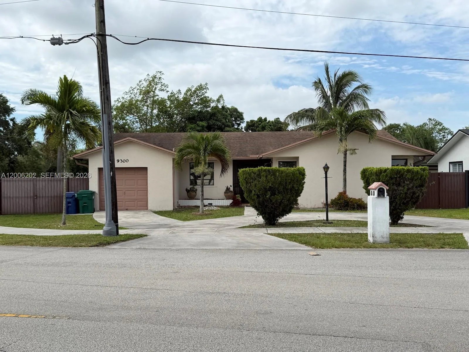 9300 Sw 164th St, Palmetto Bay, Florida 33157, Palmetto Bay, Florida 33157, 3 Bedrooms Bedrooms, ,2 BathroomsBathrooms,Residential,For Sale,9300 Sw 164th St, Palmetto Bay, Florida 33157,A12006202