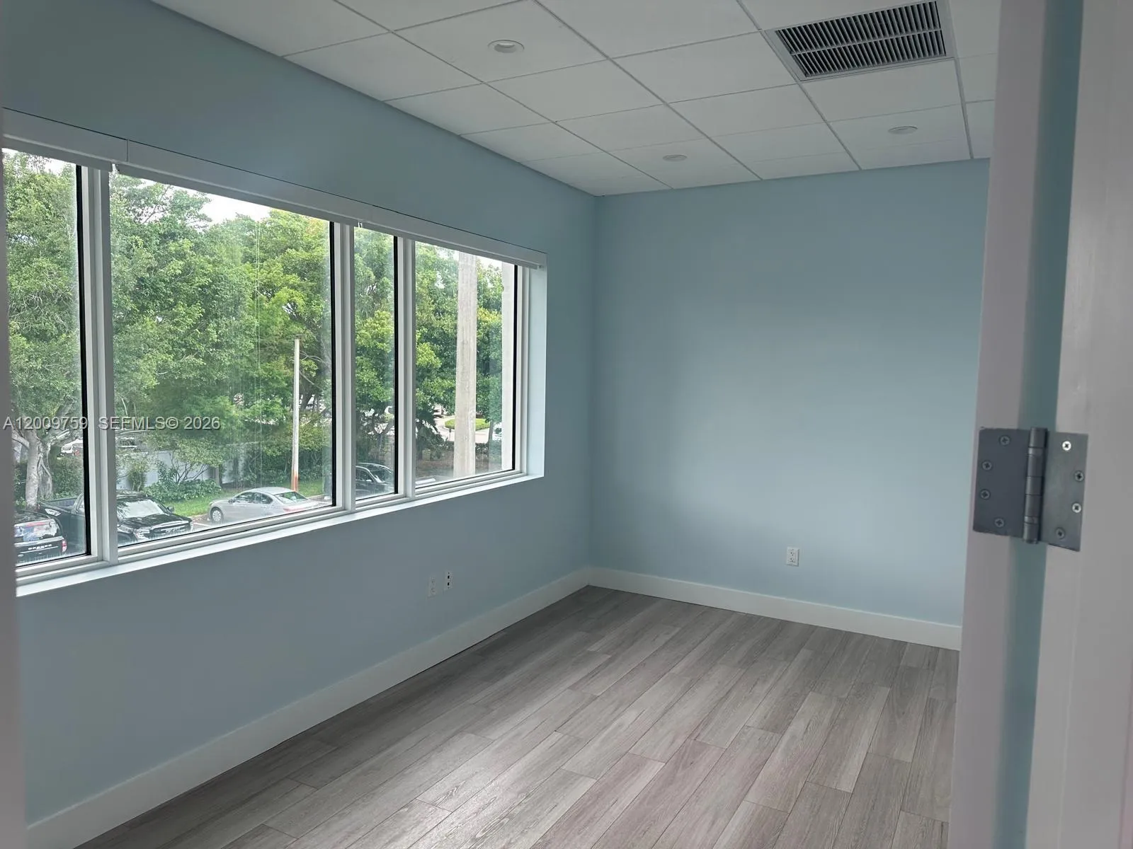 DOCTORS OFFICE