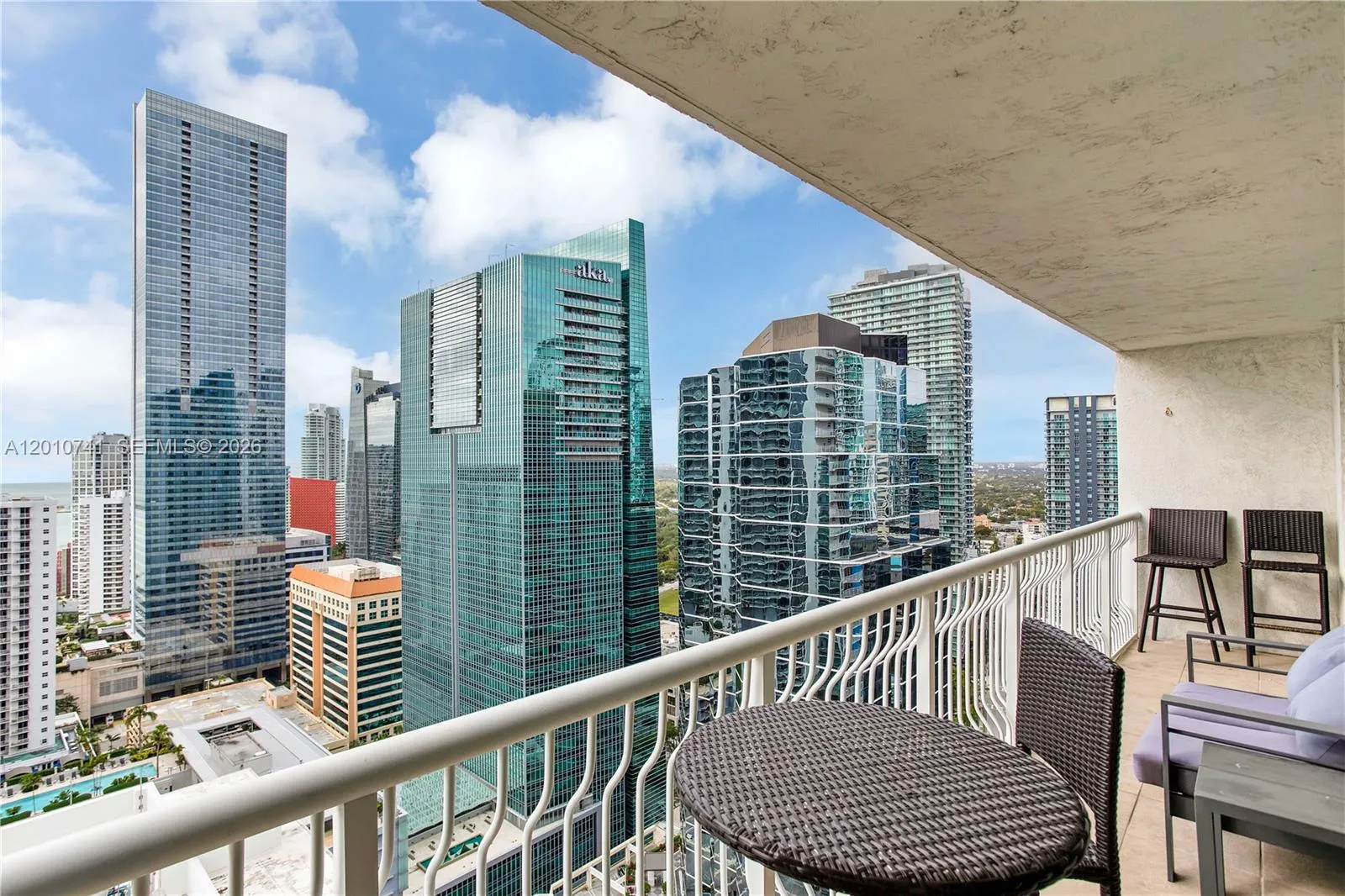 1200 Brickell Bay Dr 3515, Miami, Florida 33131, Miami, Florida 33131, 2 Bedrooms Bedrooms, ,2 BathroomsBathrooms,Residential Lease,For Rent,1200 Brickell Bay Dr 3515, Miami, Florida 33131,A12010741
