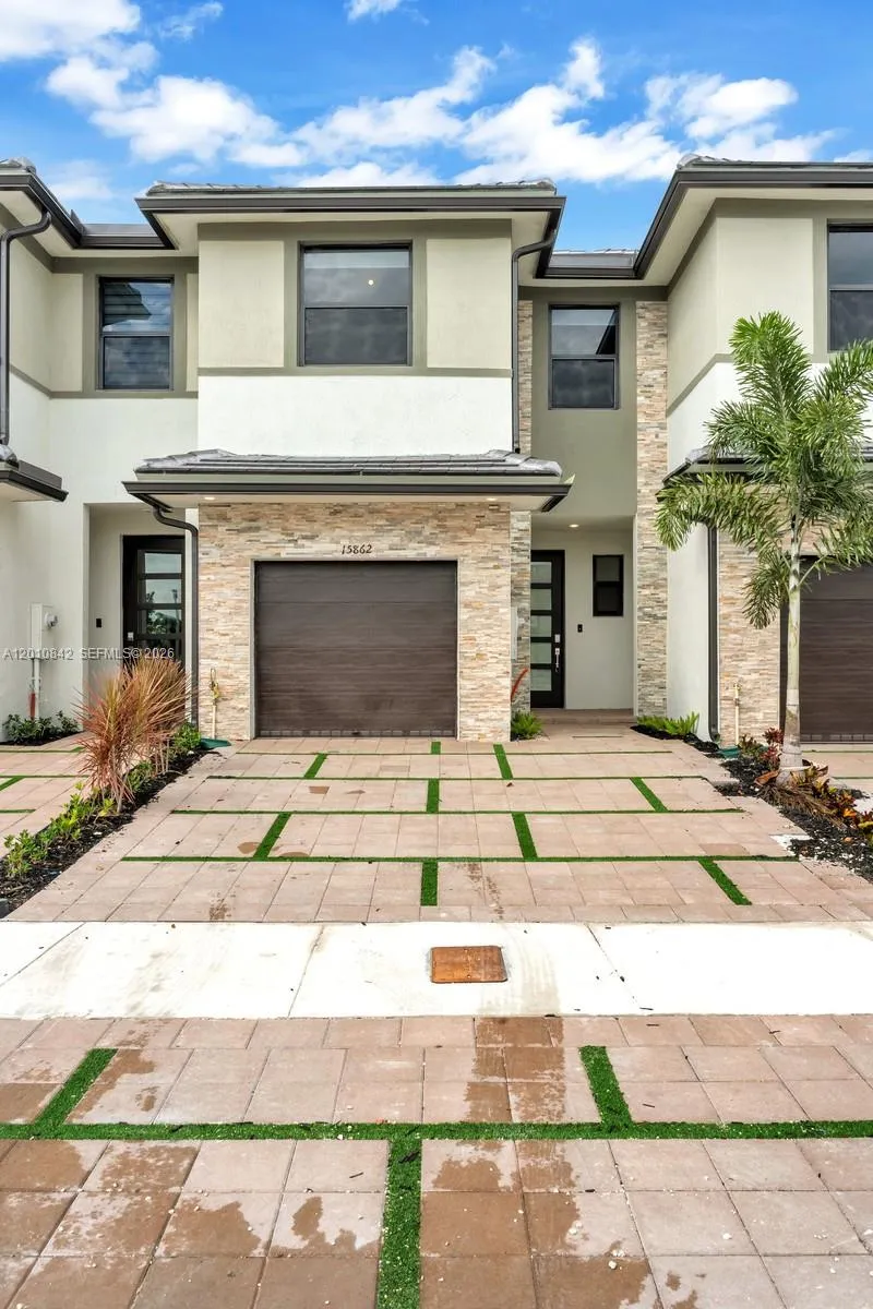15862 Nw 91st Ct 15862, Miami Lakes, Florida 33018, Miami Lakes, Florida 33018, 3 Bedrooms Bedrooms, ,2 BathroomsBathrooms,Residential Lease,For Rent,15862 Nw 91st Ct 15862, Miami Lakes, Florida 33018,A12010842