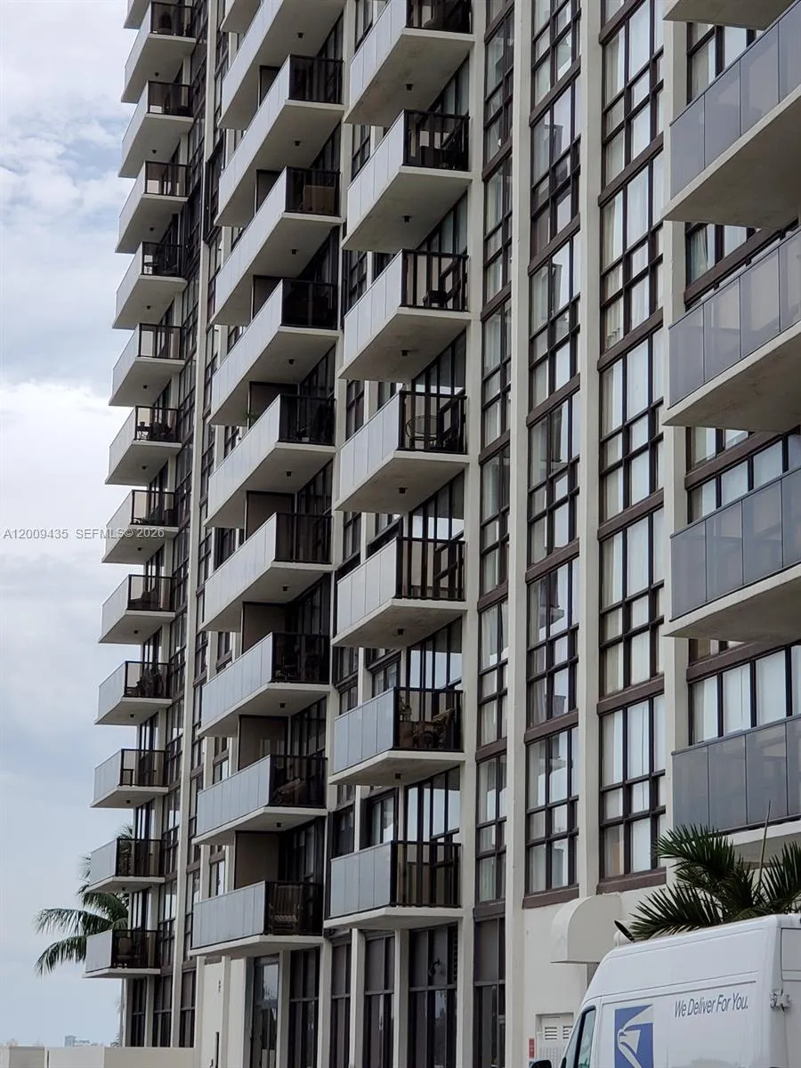 600 Ne 36th St 1109, Miami, Florida 33137, Miami, Florida 33137, 1 Bedroom Bedrooms, ,1 BathroomBathrooms,Residential,For Sale,600 Ne 36th St 1109, Miami, Florida 33137,A12009435