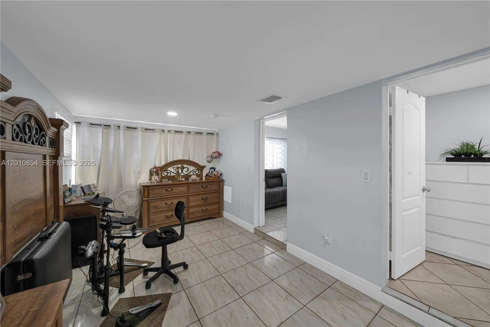 11021 Sw 4th St, Sweetwater, Florida 33174, Sweetwater, Florida 33174, ,Residential Income,For Sale,11021 Sw 4th St, Sweetwater, Florida 33174,A12010854