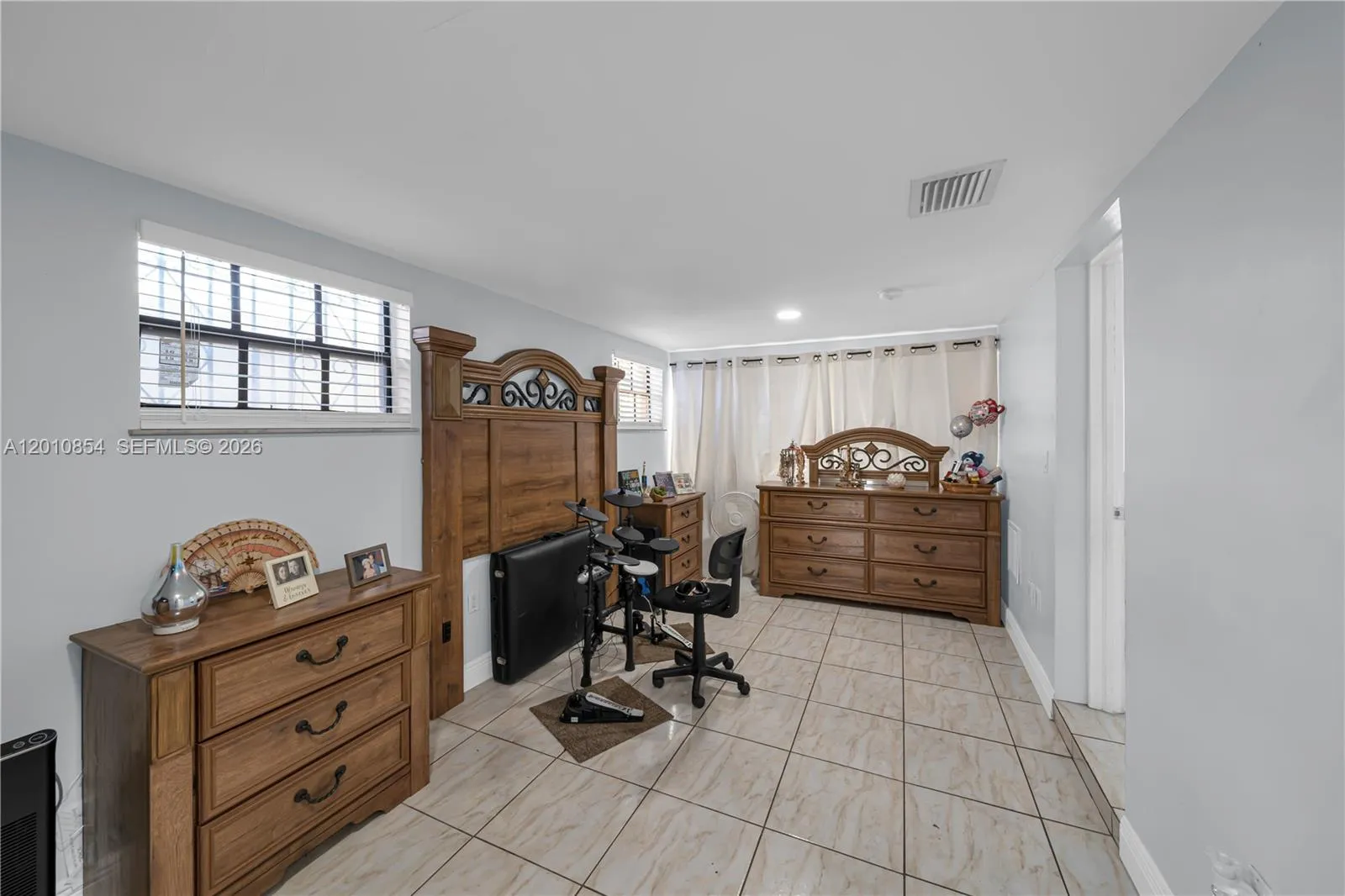 11021 Sw 4th St, Sweetwater, Florida 33174, Sweetwater, Florida 33174, ,Residential Income,For Sale,11021 Sw 4th St, Sweetwater, Florida 33174,A12010854