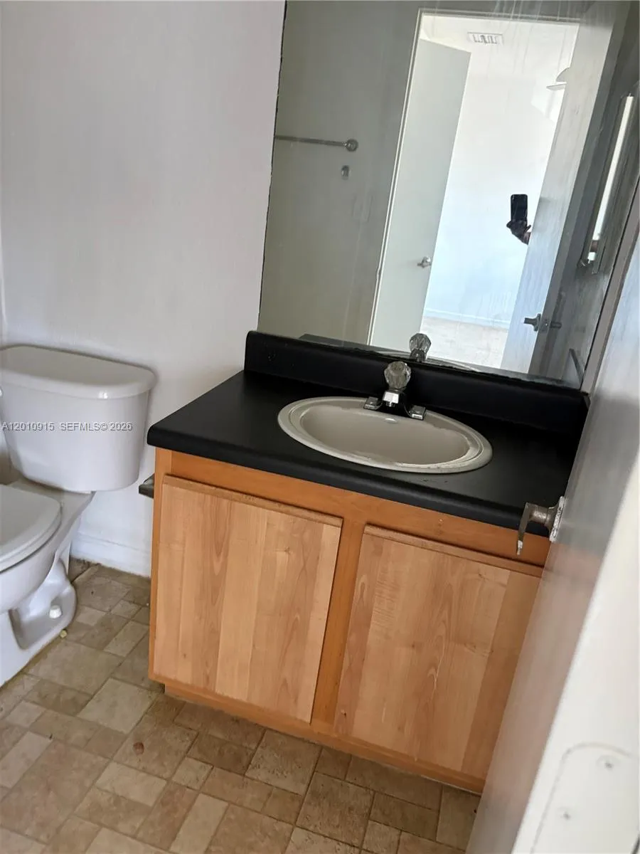 2086 Ne 167th St 2-108, North Miami Beach, Florida, North Miami Beach, Florida 33162, 3 Bedrooms Bedrooms, ,2 BathroomsBathrooms,Residential Lease,For Rent,2086 Ne 167th St 2-108, North Miami Beach, Florida,A12010915