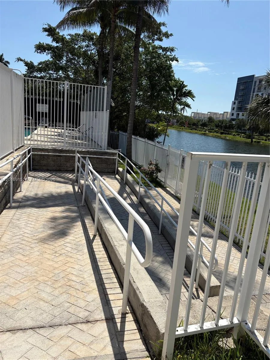 2086 Ne 167th St 2-108, North Miami Beach, Florida, North Miami Beach, Florida 33162, 3 Bedrooms Bedrooms, ,2 BathroomsBathrooms,Residential Lease,For Rent,2086 Ne 167th St 2-108, North Miami Beach, Florida,A12010915