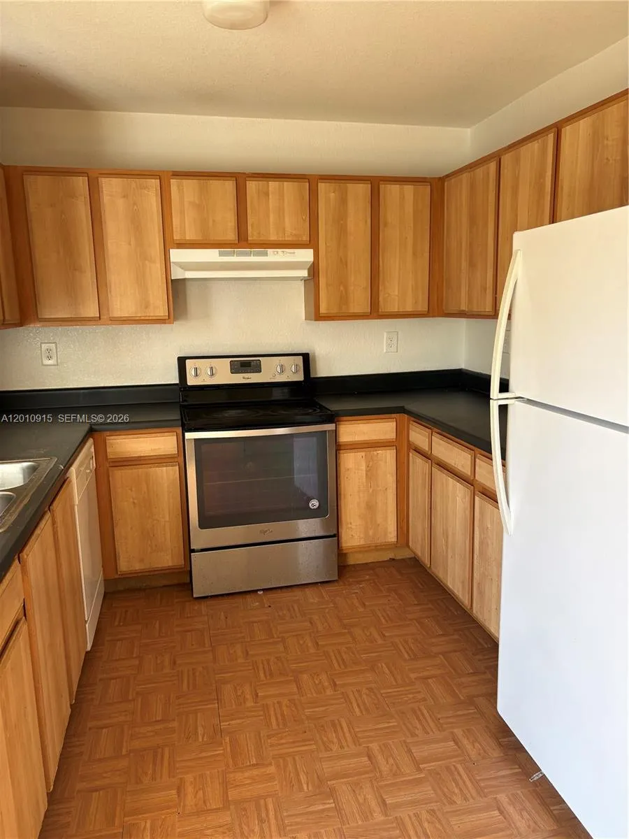 2086 Ne 167th St 2-108, North Miami Beach, Florida, North Miami Beach, Florida 33162, 3 Bedrooms Bedrooms, ,2 BathroomsBathrooms,Residential Lease,For Rent,2086 Ne 167th St 2-108, North Miami Beach, Florida,A12010915