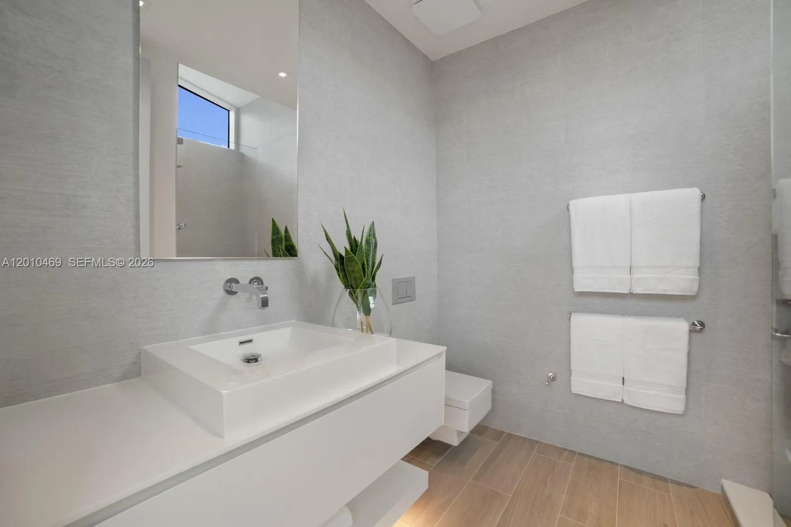 7815 Atlantic Way, Miami Beach, Florida 33141, Miami Beach, Florida 33141, 5 Bedrooms Bedrooms, ,6 BathroomsBathrooms,Residential,For Sale,7815 Atlantic Way, Miami Beach, Florida 33141,A12010469