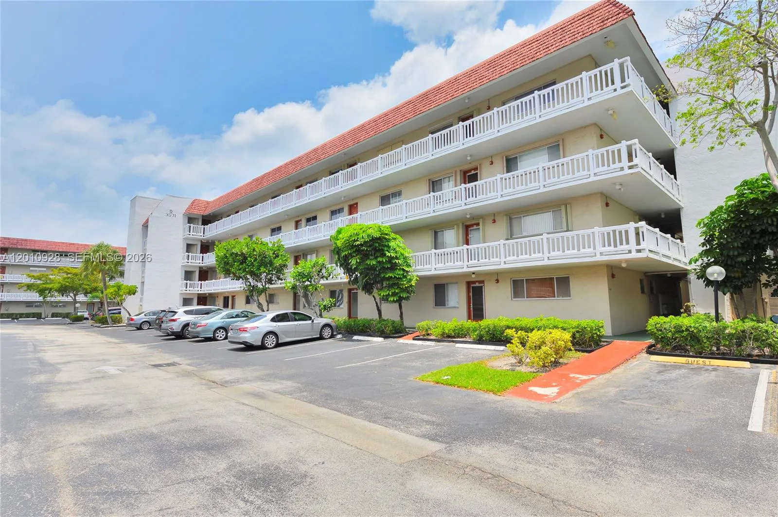 3571 Inverrary Dr 202, Lauderhill, Florida 33319, Lauderhill, Florida 33319, 2 Bedrooms Bedrooms, ,2 BathroomsBathrooms,Residential,For Sale,3571 Inverrary Dr 202, Lauderhill, Florida 33319,A12010928