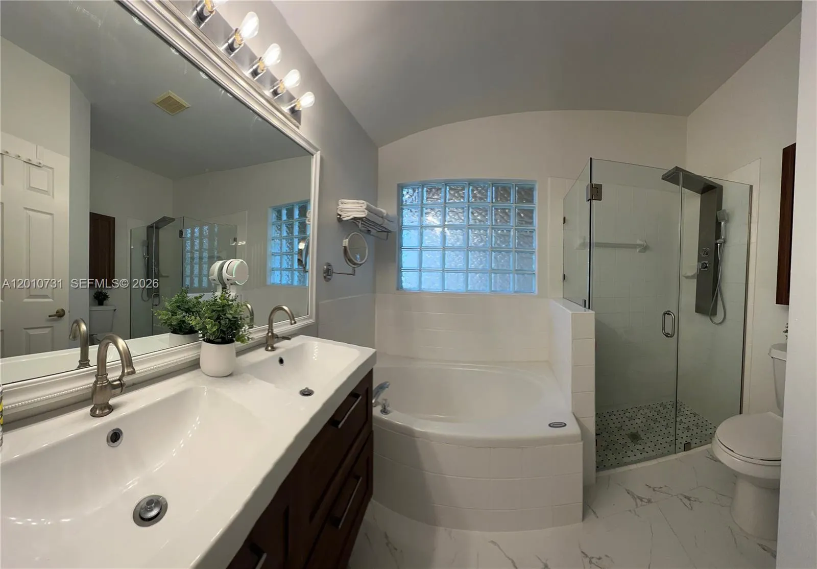 16410 Sapphire Bnd, Weston, Florida 33331, Weston, Florida 33331, 3 Bedrooms Bedrooms, ,2 BathroomsBathrooms,Residential Lease,For Rent,16410 Sapphire Bnd, Weston, Florida 33331,A12010731