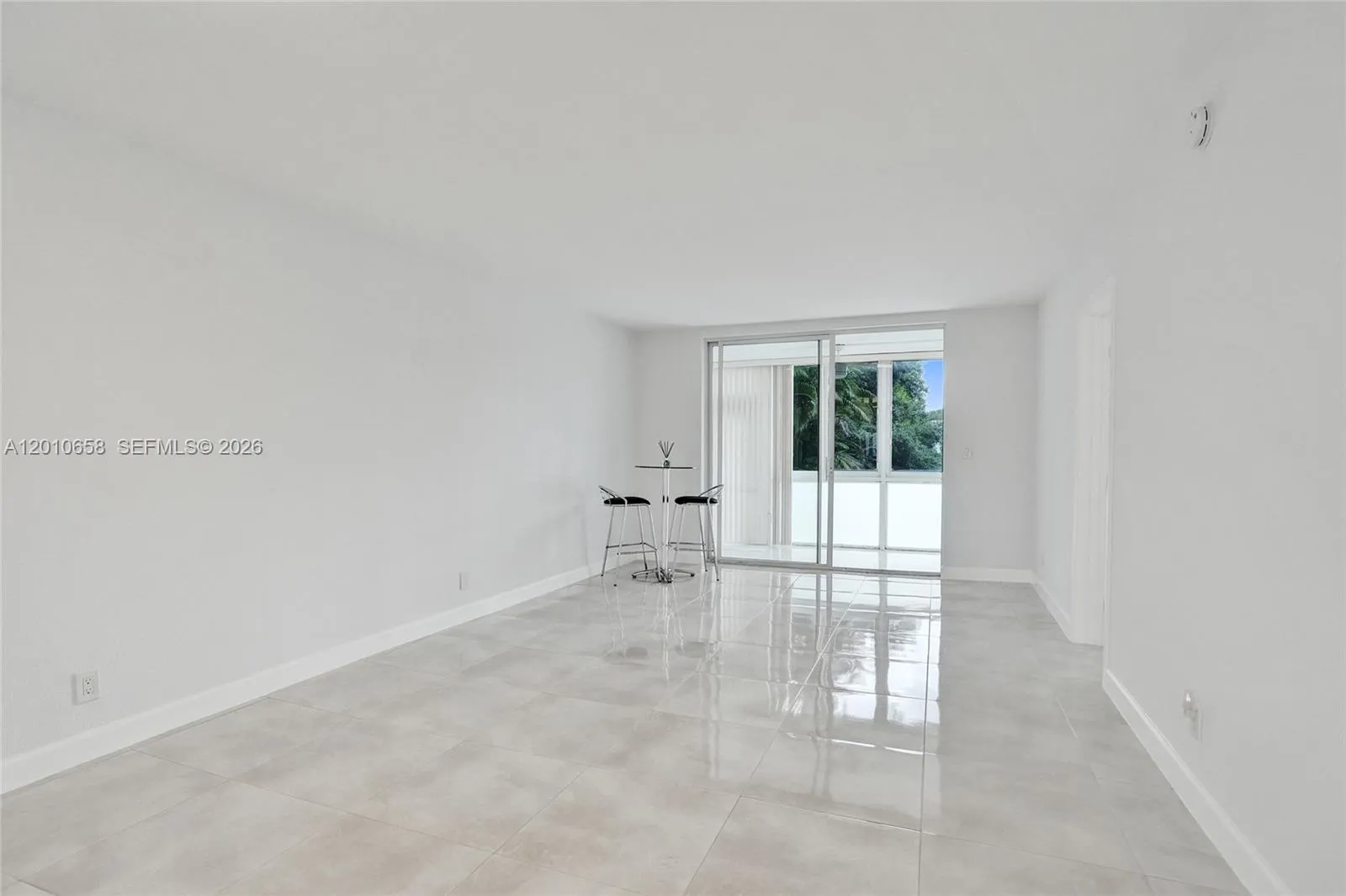 5950 Del Lago Cir 104, Sunrise, Florida 33313, Sunrise, Florida 33313, 2 Bedrooms Bedrooms, ,2 BathroomsBathrooms,Residential,For Sale,5950 Del Lago Cir 104, Sunrise, Florida 33313,A12010658