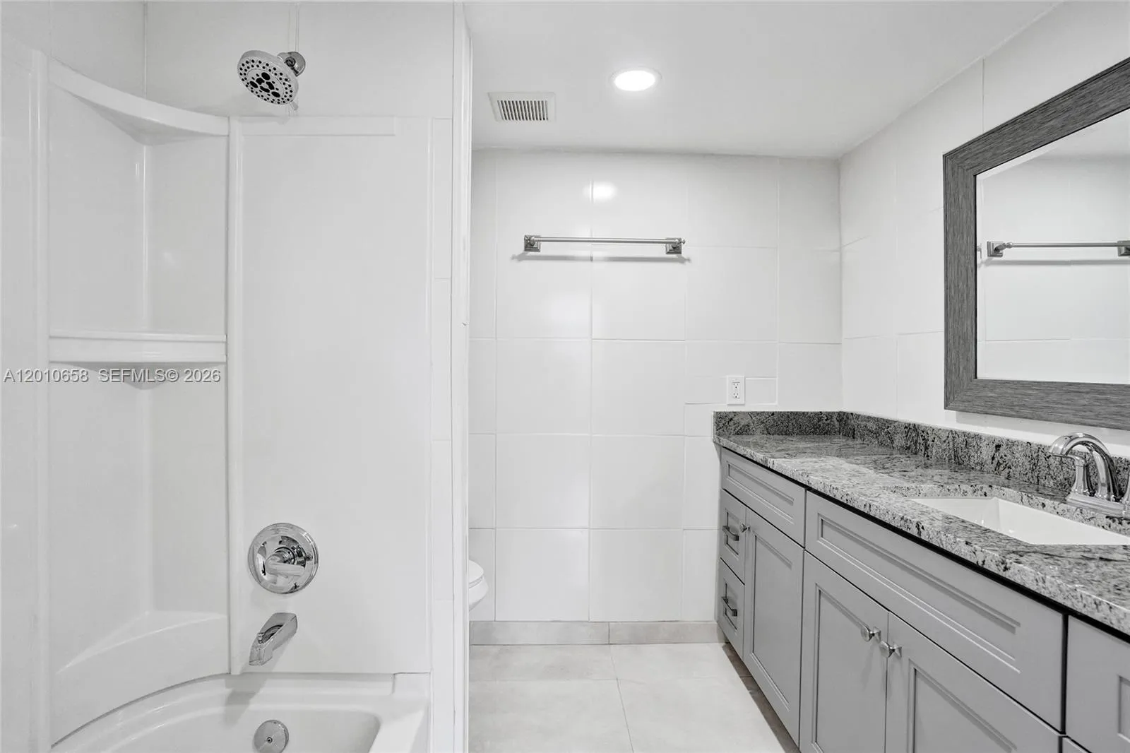 5950 Del Lago Cir 104, Sunrise, Florida 33313, Sunrise, Florida 33313, 2 Bedrooms Bedrooms, ,2 BathroomsBathrooms,Residential,For Sale,5950 Del Lago Cir 104, Sunrise, Florida 33313,A12010658