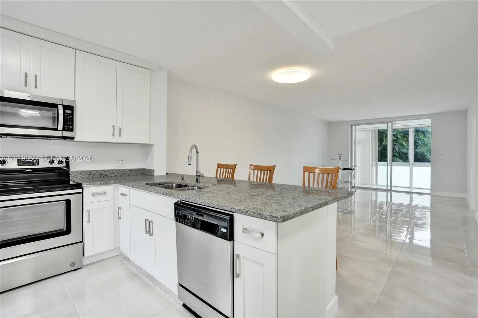 5950 Del Lago Cir 104, Sunrise, Florida 33313, Sunrise, Florida 33313, 2 Bedrooms Bedrooms, ,2 BathroomsBathrooms,Residential,For Sale,5950 Del Lago Cir 104, Sunrise, Florida 33313,A12010658