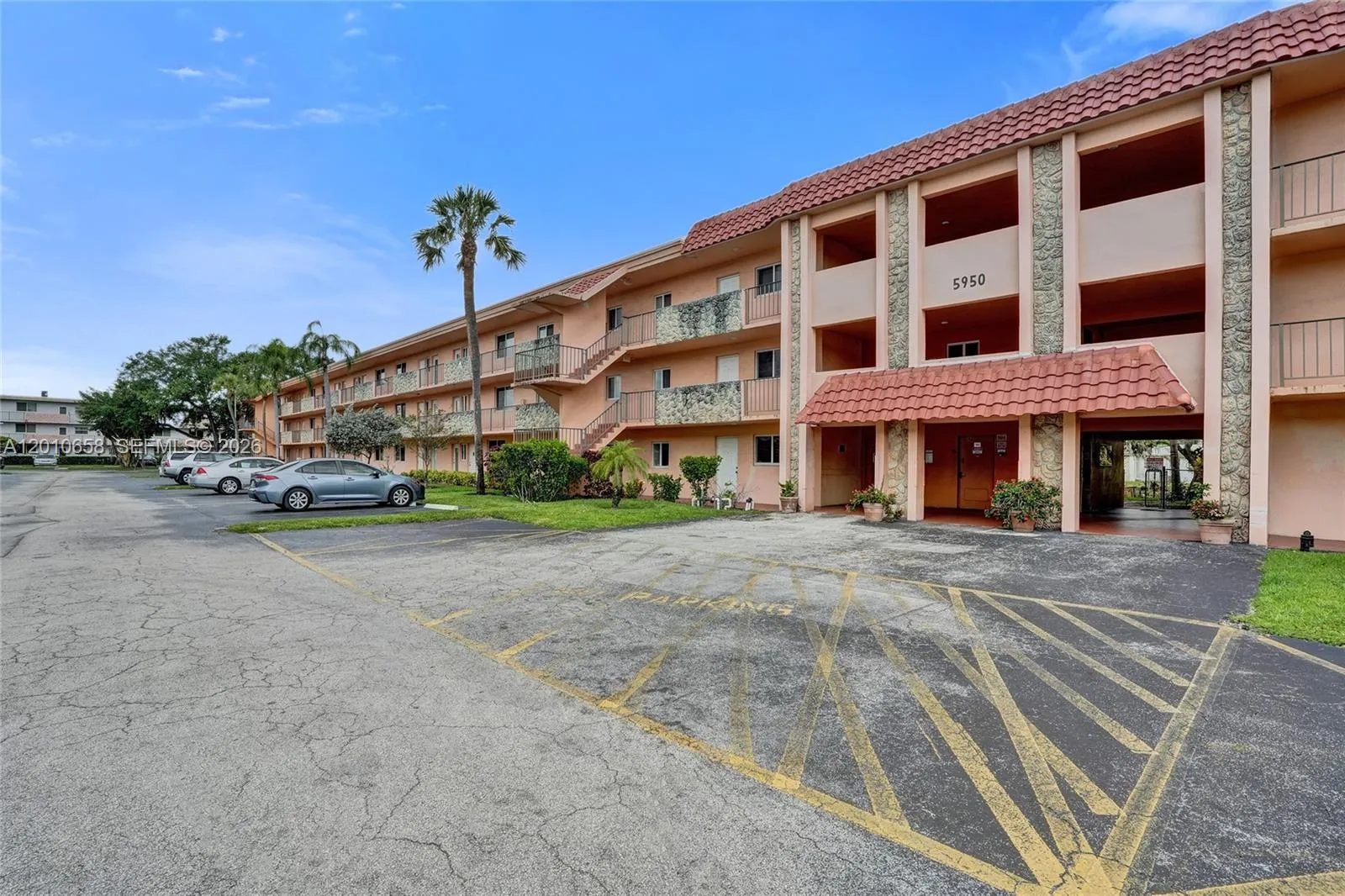 5950 Del Lago Cir 104, Sunrise, Florida 33313, Sunrise, Florida 33313, 2 Bedrooms Bedrooms, ,2 BathroomsBathrooms,Residential,For Sale,5950 Del Lago Cir 104, Sunrise, Florida 33313,A12010658