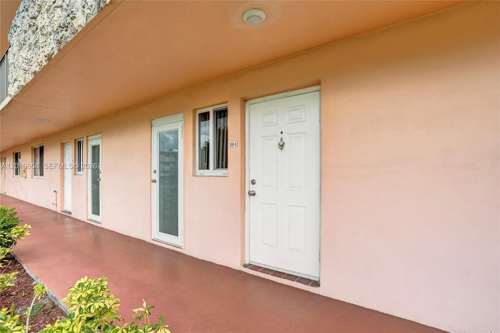 5950 Del Lago Cir 104, Sunrise, Florida 33313, Sunrise, Florida 33313, 2 Bedrooms Bedrooms, ,2 BathroomsBathrooms,Residential,For Sale,5950 Del Lago Cir 104, Sunrise, Florida 33313,A12010658