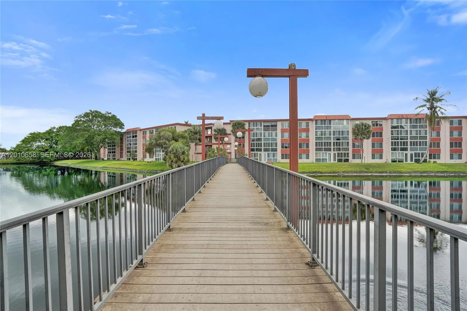 5950 Del Lago Cir 104, Sunrise, Florida 33313, Sunrise, Florida 33313, 2 Bedrooms Bedrooms, ,2 BathroomsBathrooms,Residential,For Sale,5950 Del Lago Cir 104, Sunrise, Florida 33313,A12010658