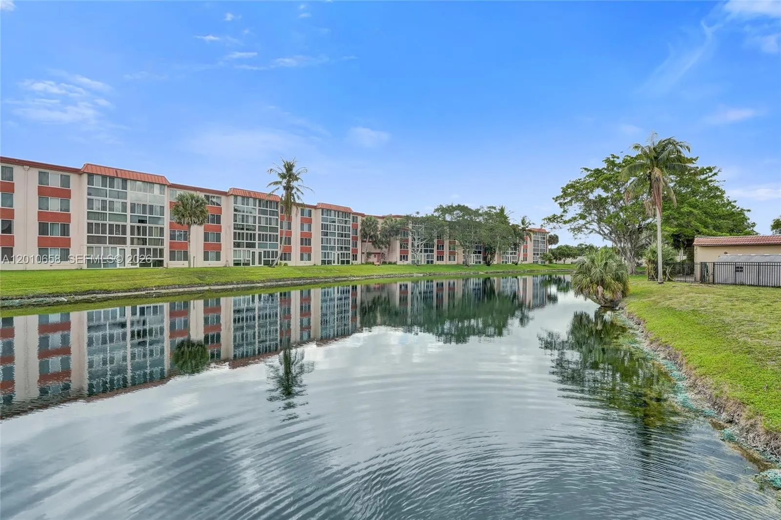 5950 Del Lago Cir 104, Sunrise, Florida 33313, Sunrise, Florida 33313, 2 Bedrooms Bedrooms, ,2 BathroomsBathrooms,Residential,For Sale,5950 Del Lago Cir 104, Sunrise, Florida 33313,A12010658