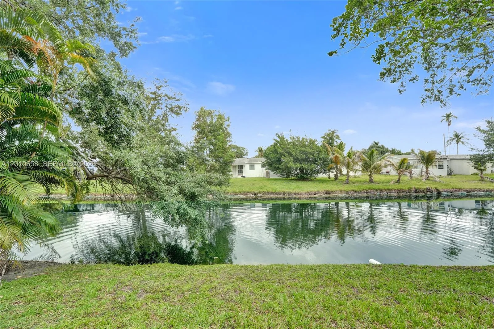 5950 Del Lago Cir 104, Sunrise, Florida 33313, Sunrise, Florida 33313, 2 Bedrooms Bedrooms, ,2 BathroomsBathrooms,Residential,For Sale,5950 Del Lago Cir 104, Sunrise, Florida 33313,A12010658