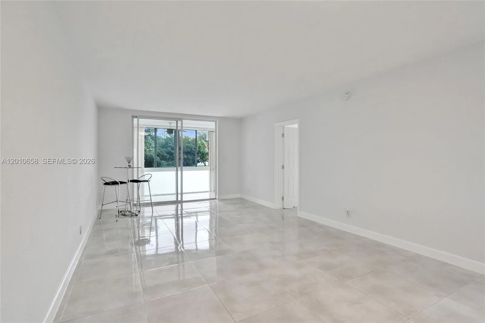 5950 Del Lago Cir 104, Sunrise, Florida 33313, Sunrise, Florida 33313, 2 Bedrooms Bedrooms, ,2 BathroomsBathrooms,Residential,For Sale,5950 Del Lago Cir 104, Sunrise, Florida 33313,A12010658