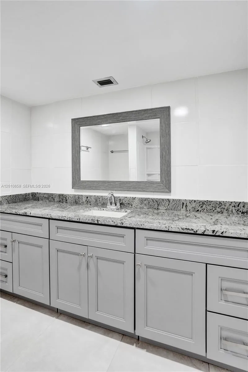 5950 Del Lago Cir 104, Sunrise, Florida 33313, Sunrise, Florida 33313, 2 Bedrooms Bedrooms, ,2 BathroomsBathrooms,Residential,For Sale,5950 Del Lago Cir 104, Sunrise, Florida 33313,A12010658