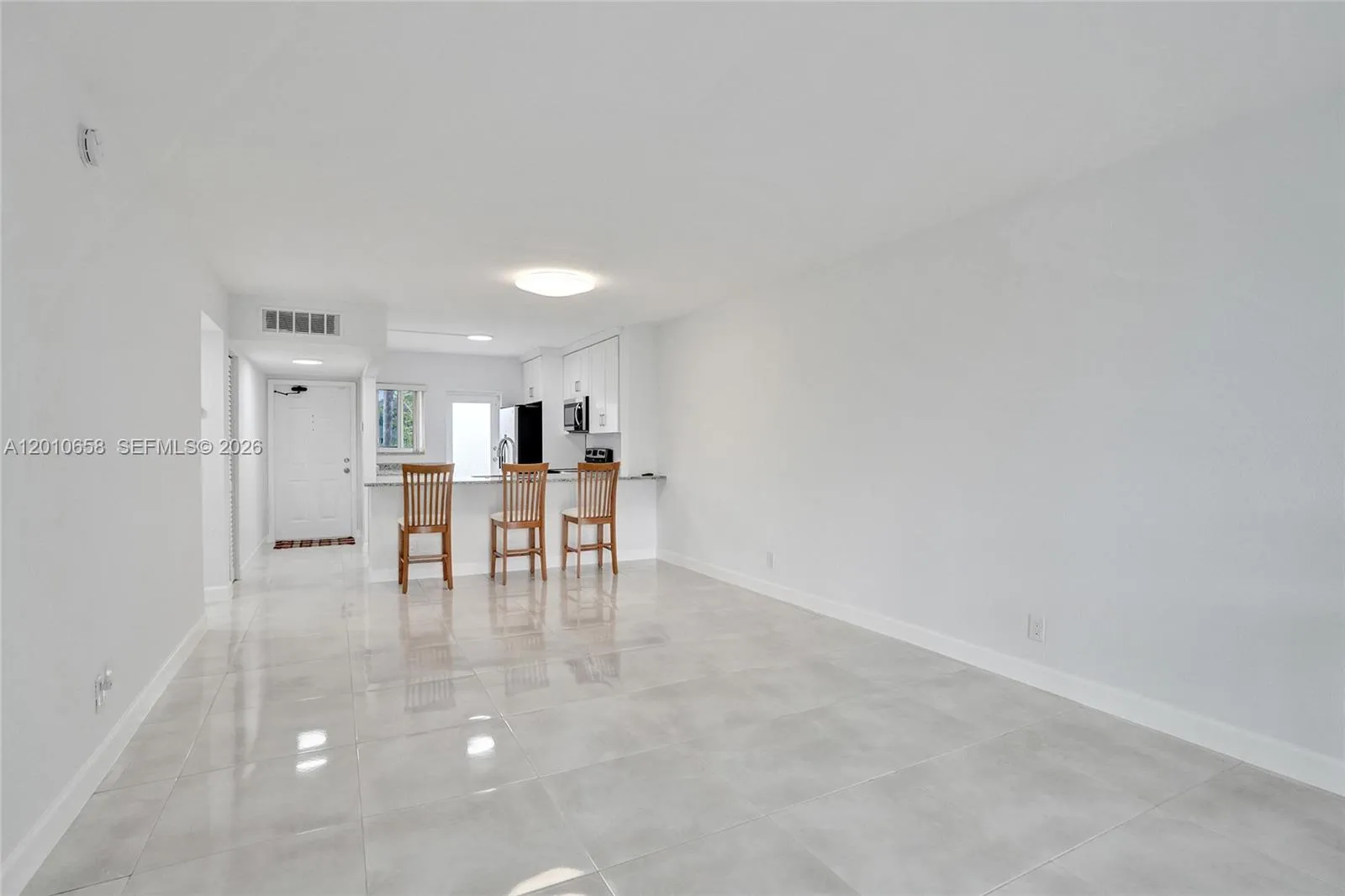 5950 Del Lago Cir 104, Sunrise, Florida 33313, Sunrise, Florida 33313, 2 Bedrooms Bedrooms, ,2 BathroomsBathrooms,Residential,For Sale,5950 Del Lago Cir 104, Sunrise, Florida 33313,A12010658