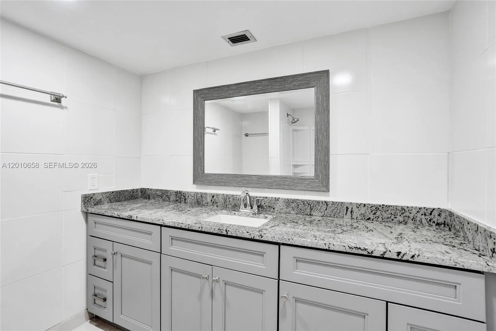 5950 Del Lago Cir 104, Sunrise, Florida 33313, Sunrise, Florida 33313, 2 Bedrooms Bedrooms, ,2 BathroomsBathrooms,Residential,For Sale,5950 Del Lago Cir 104, Sunrise, Florida 33313,A12010658