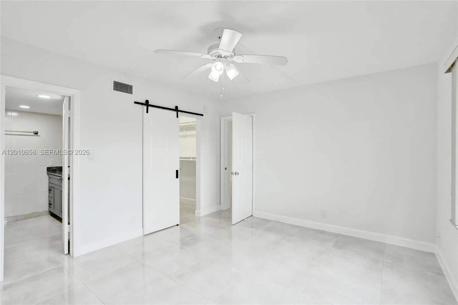 5950 Del Lago Cir 104, Sunrise, Florida 33313, Sunrise, Florida 33313, 2 Bedrooms Bedrooms, ,2 BathroomsBathrooms,Residential,For Sale,5950 Del Lago Cir 104, Sunrise, Florida 33313,A12010658