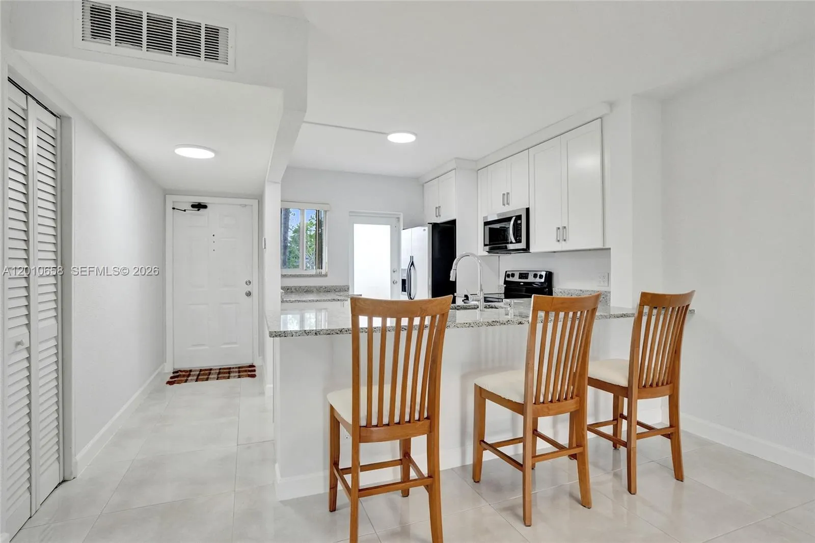 5950 Del Lago Cir 104, Sunrise, Florida 33313, Sunrise, Florida 33313, 2 Bedrooms Bedrooms, ,2 BathroomsBathrooms,Residential,For Sale,5950 Del Lago Cir 104, Sunrise, Florida 33313,A12010658