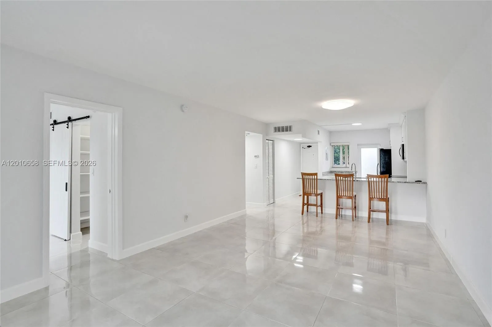 5950 Del Lago Cir 104, Sunrise, Florida 33313, Sunrise, Florida 33313, 2 Bedrooms Bedrooms, ,2 BathroomsBathrooms,Residential,For Sale,5950 Del Lago Cir 104, Sunrise, Florida 33313,A12010658